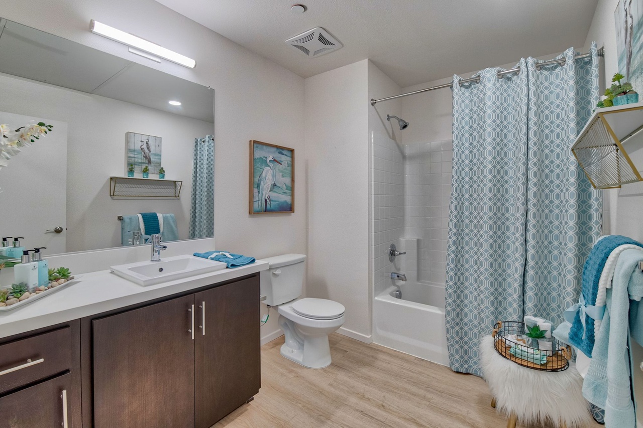 1640 East Plaza Boulevard