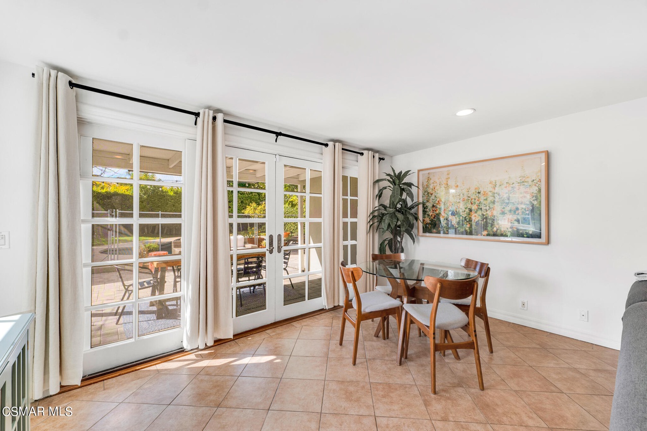 4609 Ventura Canyon Avenue