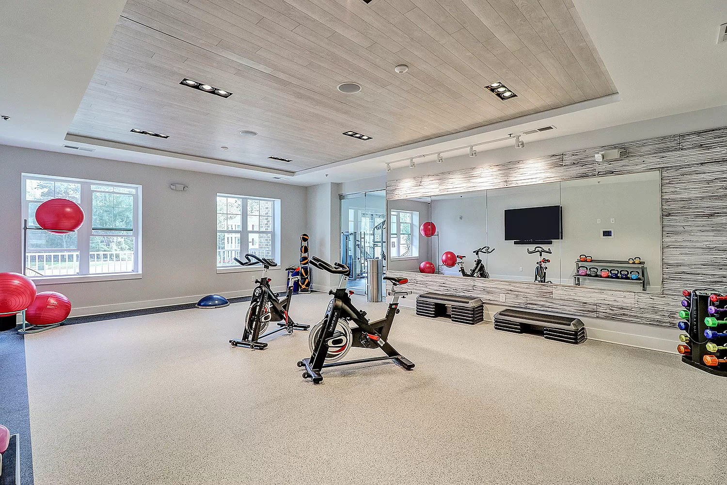 1600 South San Jacinto Avenue