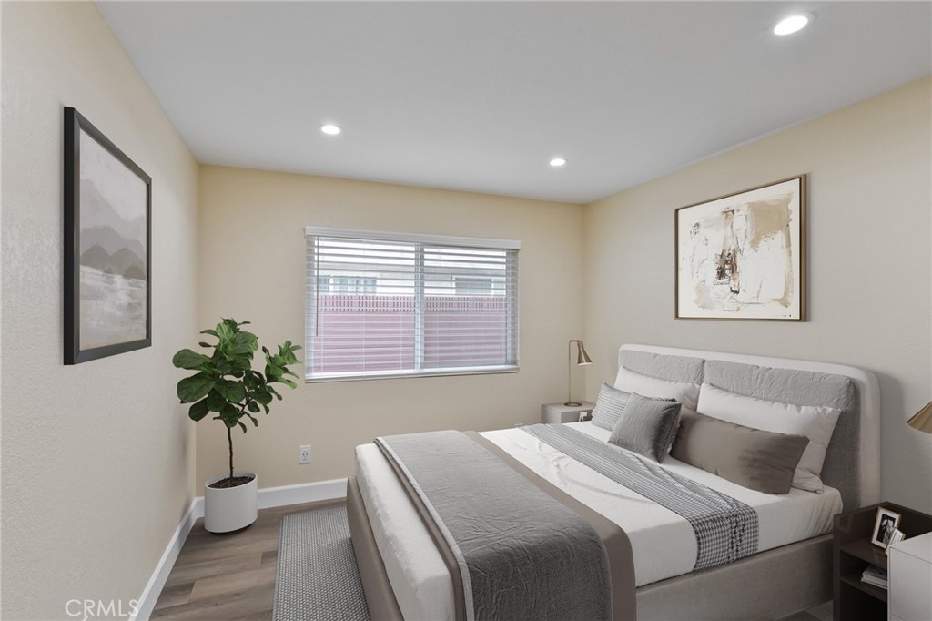 151 North Alameda Avenue, Unit 5