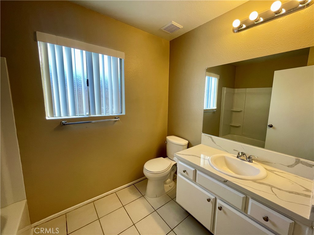 907 North Dalton Avenue, Unit 5